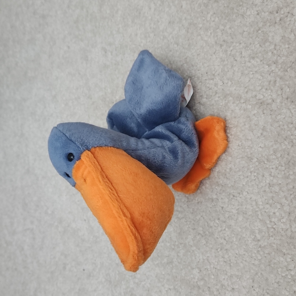 Scoop the pelican beanie baby